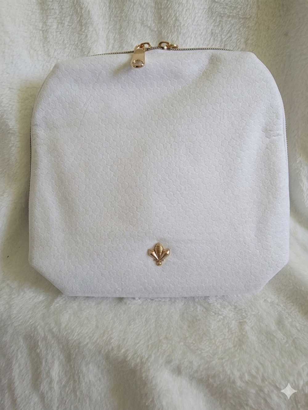 NIB Guerlain Paris Luxury White Velour Cosmetic Bag – Gold Bee Pouch